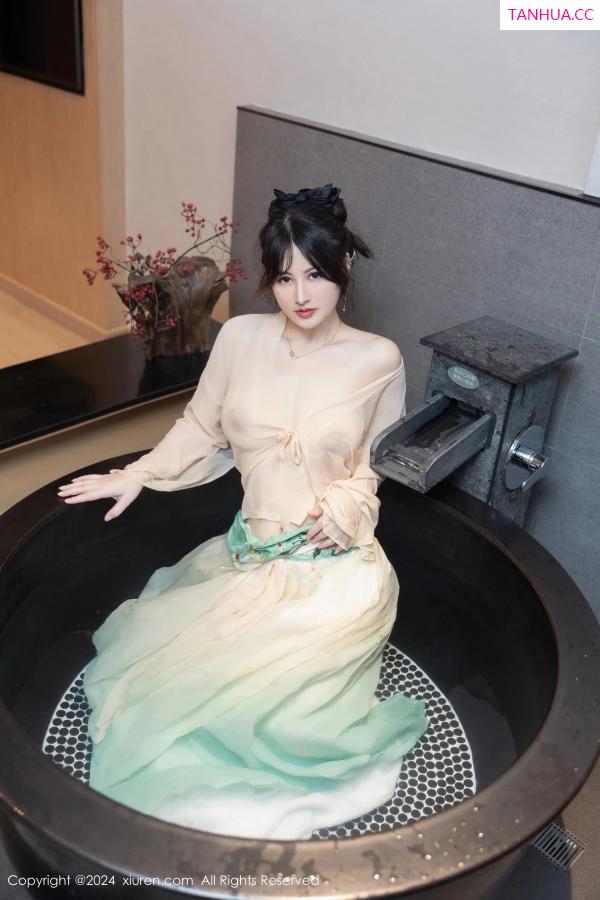 陈诗诗 诗诗 [XiuRen]高清写真图 2024.02.22 No.8128 诗诗kiki 性感美臀第49张图片